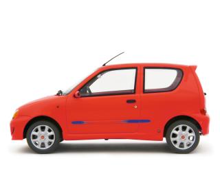 Fiat Seicento Sporting Abarth 1998 Rosso Laudoracing 1:18 Resinemodell (Türen, Motorhaube... nicht zu öffnen!)